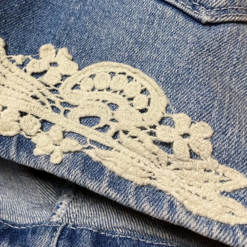 BDG High Rise Erin Jean Shorts Women’s 25w Denim 5 Pocket Shortie Crochet Casual